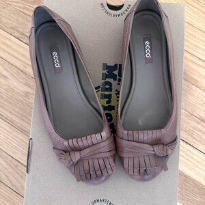 Ecco Flats & Loafers